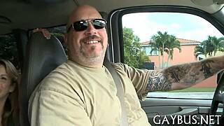 i love watching gay dong porn, it's so hot and exciting, makes me want to join in