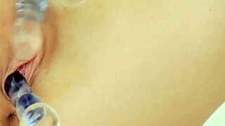 teen waitress, got any tricks to seduce a married boss?