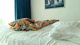 Mi hermastra mamando y cogiendo con amateurs