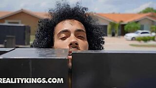 Delivery Guy James Angel Finds Kira Perez Fiona Frost Doing Naughty Things In The Pool - Reality Kings 😈