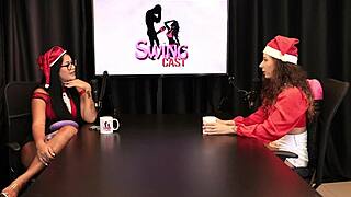 Older lovers outshine young ones in group lesbian fun