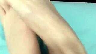 showing off my sexy latina feet in this fetish solo, guys 😍