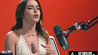 Chanel Camryn's Intense Hitachi Orgasm!