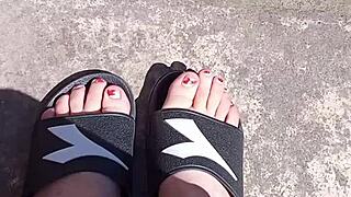 feet in the sun before pedicure ☀️