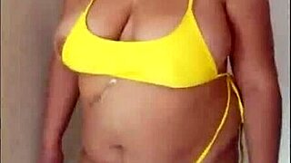 Succulent belly dancer obsesses over fat curves