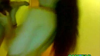 Beautiful Amateur Webcam Girl Masturbates To Facial Cumshot