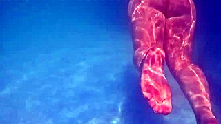 i'm watchin this underwater pawg in 4k, her big ass shakin in the pool as she bathes in costumes