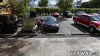 handsome babe sellin’ her junk car by bangin’ hard in pawnshop