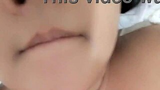 Sentei no Consolo de Frente e Costas Avisando o Gozo