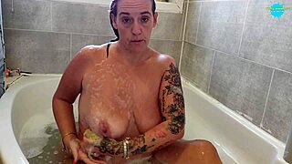 What does an amateur wife do in the bath when horny?