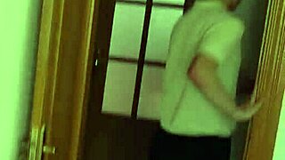 Cuki szöszi twink el van ragadtatva a hatalmas fasz érzésétől