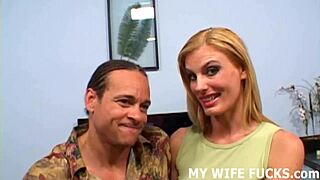 Aku tahu kau keras tengok aku kena kongkek