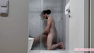 Ebony Pornstar Gives Blowjob In Motel Bathroom Before Pussy Fucking