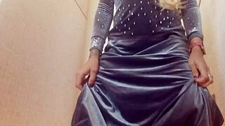 Elsa's cosplay will make you want to see more