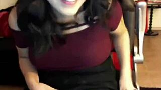 hot chubby tranny beats her meat and chills on webcam 😜