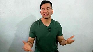 I lend my hairy ass to the constructor boyfriend, sucked by my ex's boyfriend, he fucks me bareback in the houses we build.