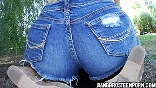 i'm givng a handjob to big cock