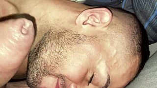 Putaria entre homens gostosos sexo gay com prazer