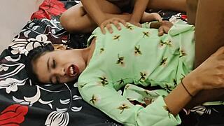 Έπιασα την Komal και τη Neha μόνες, κάναμε το πιο τρελό τρίο ποτέ!