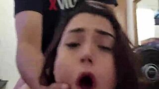 Man, I’m freakin’ out, novinha begged me to pound hard and gape her slutty ass!