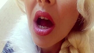 Elsa's cosplay will make you want to see more