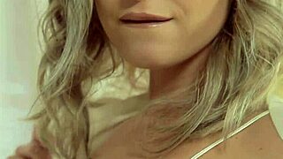 I toy and finger my pussy