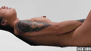 asian milf avery black with perfect body pleased herself solo