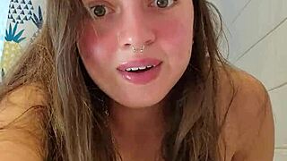 My flatmate caught me squirting, what a public shame!