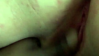 pale bbw enjoys squirting during amateur play