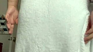 Did you see that gay guy gozando?