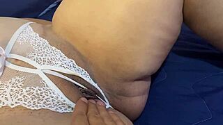 I find stepmom Soraya naked, her curvy ass tempts me in bed