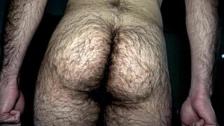 I worship this hairy gay bear's ass