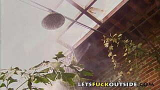 want to fuck milf faith leone in outdoor bath?