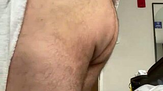 Did you see that gay guy gozando?