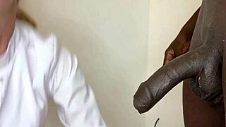 hej, chcesz zobaczyć ekstremalne golenie kutasa z małą 18+ blond pielęgniarką z bliska?