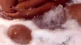 Watch her move that big ass in the jacuzzi to orgasm!