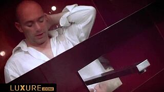 โดนเย็ดตูดแรงในห้องน้ำ