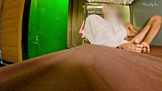 หอพักห้องผสมกลายเป็นหัดในห้องน้ำร่วมกับเพื่อนบ้านน่ารัก