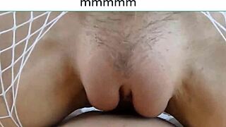 follada y gimiendo con ese coño hinchado y gordo, damn! 😜