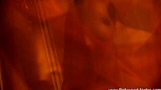 Indian Milf Senses Her Own Sexiness!