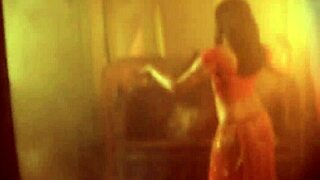 Indian Milf Senses Her Own Sexiness!