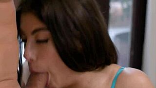 yo, gal ritchie caught her client jerking at the parlor!