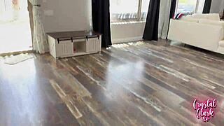 min styvmamma blev upptäckt när hon badade naken, så pinsamt!