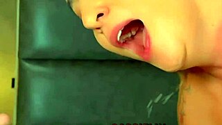 Olha Como Ele Brinca Com Meu Cu Colocando Plug Devagar. Pede Pra Eu Sentar no Seu Pauzão Grosso e Duro!