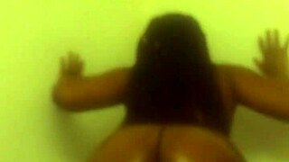 Dayna’s juicy ass slaps and twerks hard