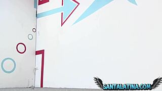 latina masturbates on roller skates, so hot and solo