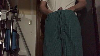 A GAY RUB TURNS INTO INTENSE MASSAGE SESSION