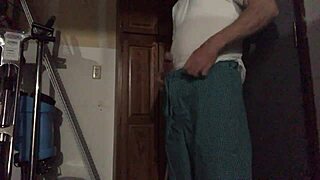 A GAY RUB TURNS INTO INTENSE MASSAGE SESSION