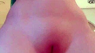 yo, see this beautiful amateur teen 18+ fingering herself?