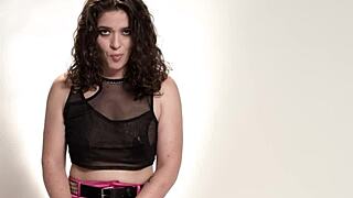 ever wonder how kinky babe victoria voxxx orgasms solo up close?